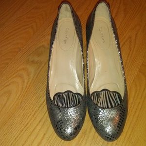 👠🐍Calvin Klein silver snake print wedge